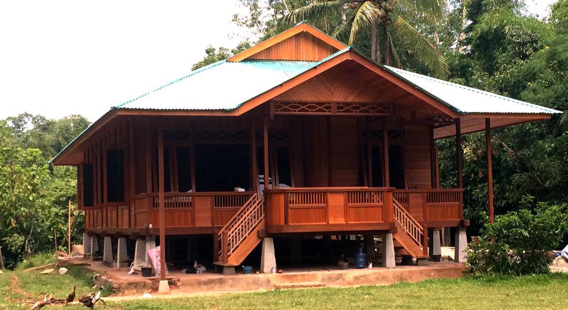 Design Rumah Kampung Kayu - MosOp